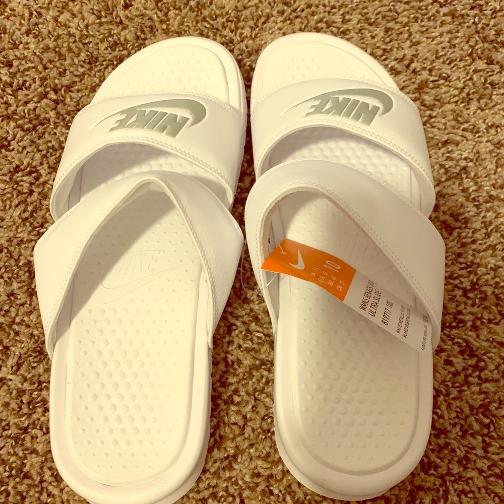 ***WMNS Nike Slides***